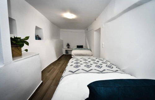 CHARMING 2BR Hilltop Serenity Suite, Lively Greek Village - Foto 16