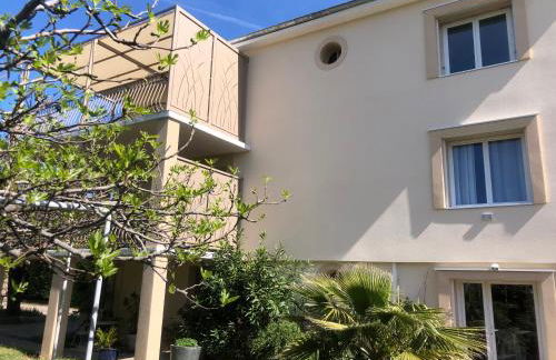 CONDRIEU appartement 1 er et parking voiture vélo - Foto 4