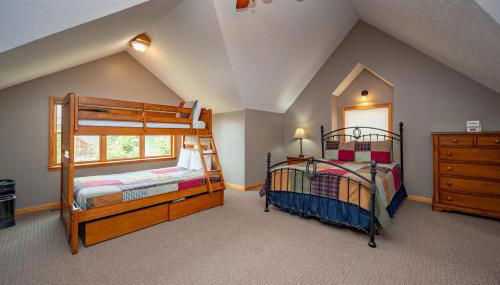 Snowshoe Summit - Photo 4