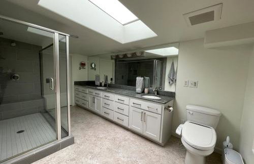 Beachfront Luxury with 4BR and Views - Foto 41