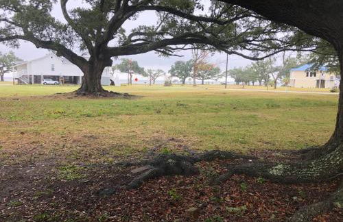 Beautiful Beach House 2 Minute Walk to Sandy Beaches Quiet Area - Foto 11