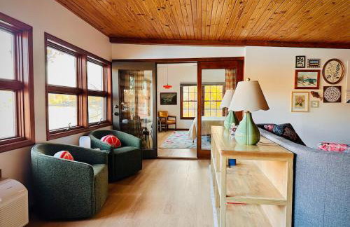 Ozran Cottage - a mid-century Lakefront getaway - Foto 13