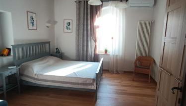 Heritage Apartment Nestled Between Sea and Hills - Foto 1, wardrobe