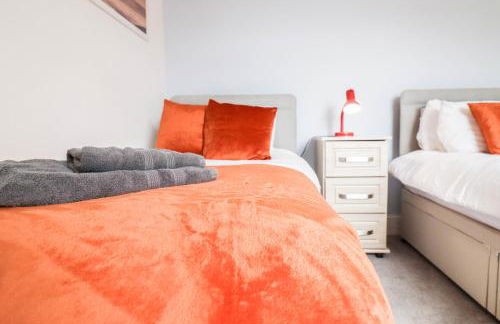 Spacious 4-Bed Home, Perfect Stay with Free WiFi - Foto 77