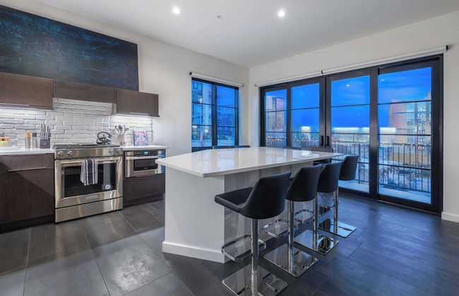 121 Hotel Floor 1 & 2 by Avantstay Sleeps 34, 10 Units in Nashville - Foto 9