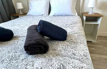 Joli 2 pièces - Proche aéroport - Terrasse vue mer - Foto 4