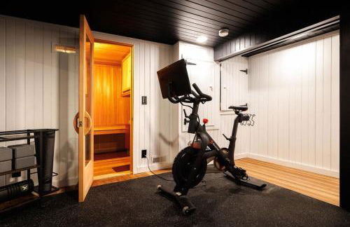 Sleeps 16-Hottub-Sauna-Pet Friendly-7 Min to Ski - Foto 8