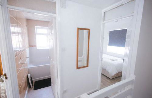 2BR House Near Excel, O2, City Airport, 3 DLR Lines - Foto 16