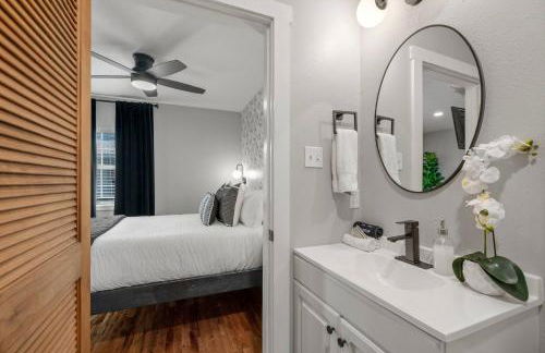 All-In-One - Fully-Equipped Secure Gated Parking! - Foto 11