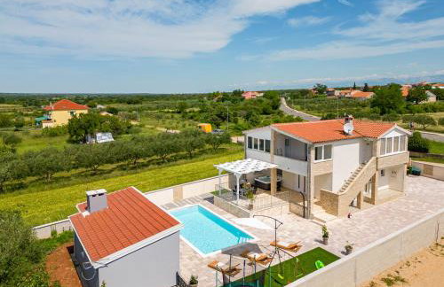 Villa SALT bazen,jacuzzy - Foto 16