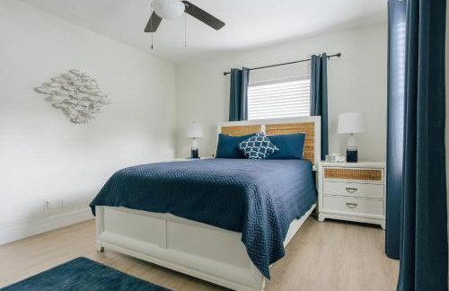 New & Blue - 2 blocks to the beach - Photo 18