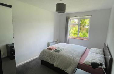 Lovely 2 bedroom apartment with a garden - Photo 5