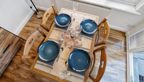 Minutes from the port of Dover, free WiFi, free offroad private parking and rated a guest favourite on Air b nb! - Foto 5