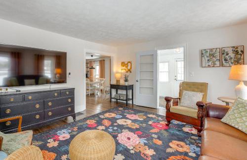 City Girl Farmhouse in Hudsonville with Hot Tub - Foto 7