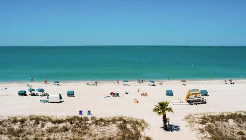 Gulf Access Waterfront Oasis with Heated Pool! Near Beach & Mercato! - Foto 2