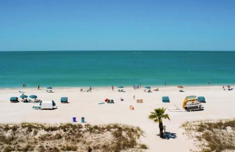 Gulf Access Waterfront Oasis with Heated Pool! Near Beach & Mercato! - Foto 2