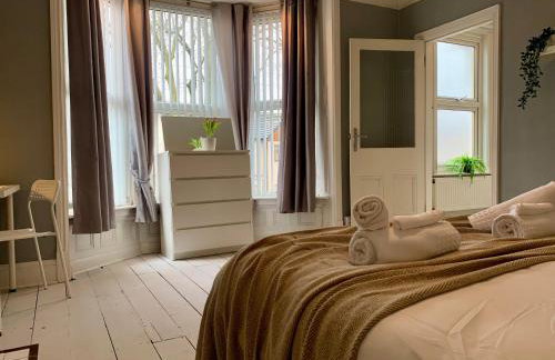 Spacious 6BR Victorian Home in 14 Somerford Near Wolverhampton Centre with Free Parking - Foto 8