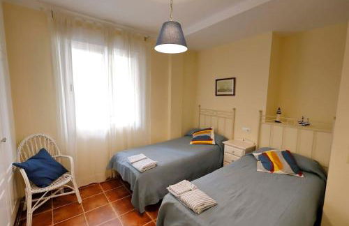 At the center & very close to the Paseo beach, with double garage, renovated and fully equipped apartment - Photo 12