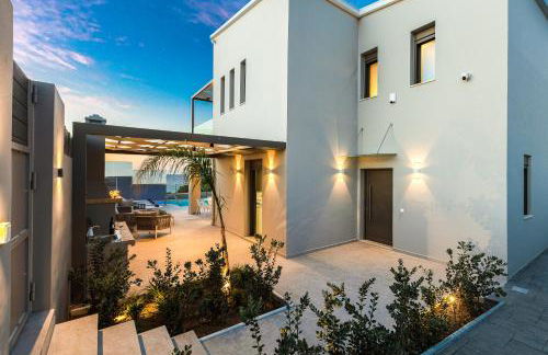 Lagoon Seaside Villa, Sumptuous Retreat,By ThinkVilla - Photo 16