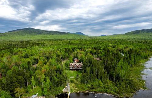 Secluded Cabin with Fireplace and Games in Lily Bay Township, Maine - Foto 7