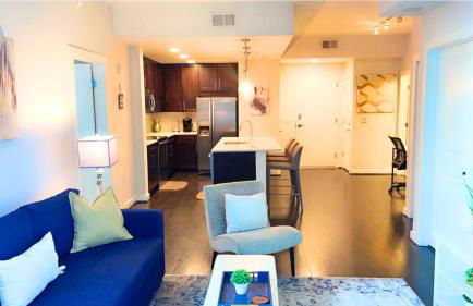 The Luxe -Highrise, Balcony, Year-round Pool, City View! - Foto 32