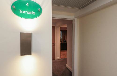 Tornado Engine Shed - Photo 3