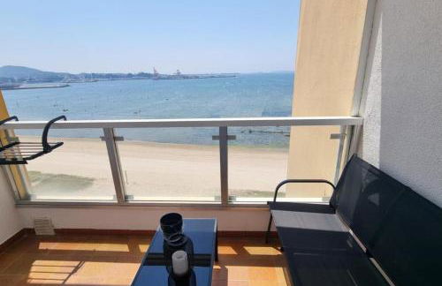 Seaside Apartment Sleeps 6 With Balcony - Foto 14