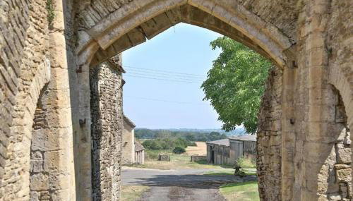 Cozy Beverston Castle Cottage 1 Bed 1 Bath Retreat - By Tempstay - Foto 3