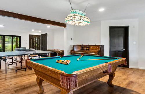 Spacious Waterfront Mansion wHot tubPoolTable - Foto 30