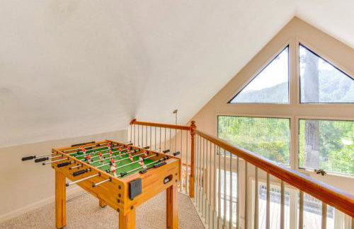 Mountain Cabin with Covered Decks and Fire Pit! - Foto 12