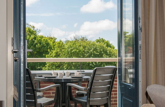 Modern Domburg Apartment - Photo 11