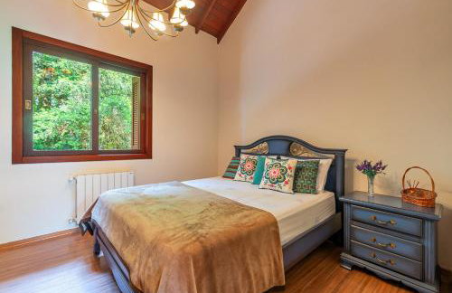 Linda casa em Canela - Jardim, Lareira e Conforto! - Foto 12