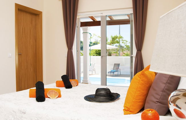 Villa Galapagos - Photo 2