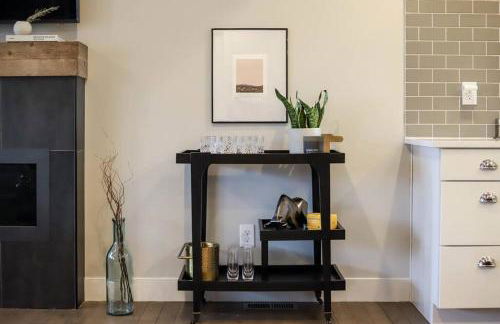 Zen Haus* Lavish Getaway w/ Gym, Sauna, Hot Tub - Foto 14