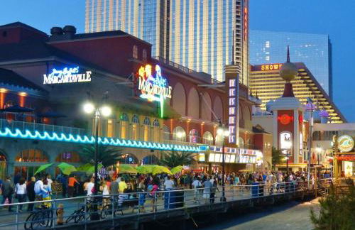 AMAZING!!!! Luxury 5BR, Steps to beach and Fun! Fully Renovated Beach house! - Foto 46