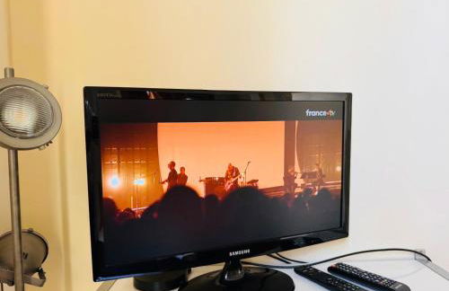 Studio chic à 200 m du Palais des Festivals, au cœur du shopping Cannois - Photo 2