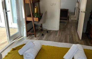 Field House - Stunning 3 Bedroom Home in Kingham! - Photo 16