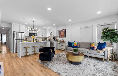 Chic 2BR flat with fireplace & gated parking - Foto 9