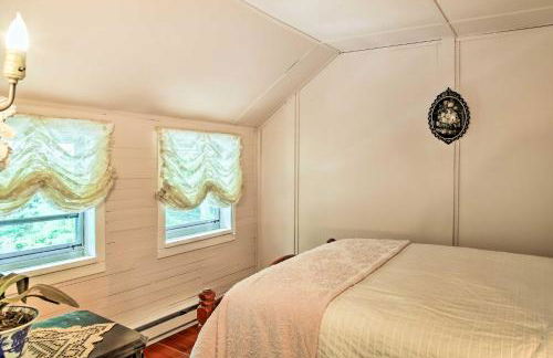 Authentic 1912 Adirondack Lake Camp with Fire Pit - Foto 14