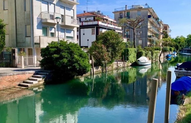 Villa Venice Movie - Photo 32