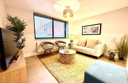 Luxury Apartment Next to the Beach New 2 Bedroom - Great Location - Fast WiFi - Smart TV - sleeps up to 4! Close to Purbeck, Corfe Castle, Sandbanks, Poole & Bournemouth - Foto 1