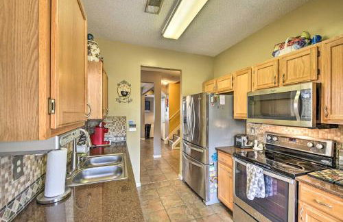 Hampton Home with Fireplace and Close to Beaches! - Foto 2