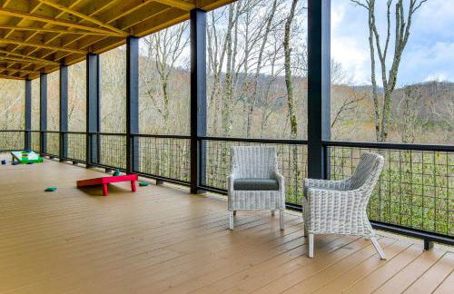 Deck and Mountain Views Black Chalet in Glenville - Foto 27