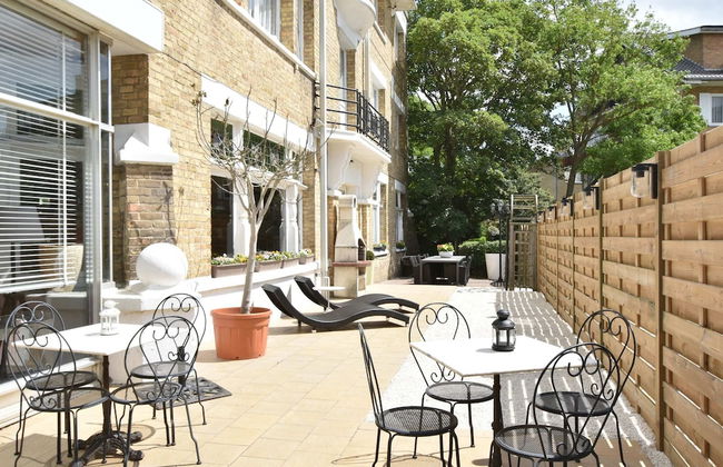 Former Hotel in the Centre and Near the Beach in Panne - Foto 29