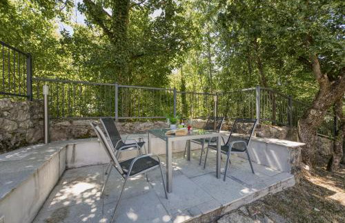 Stone Villa Galant with Pool - Happy Rentals - Foto 35