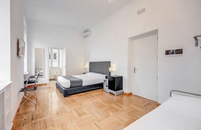 Imperia Suite - Photo 25