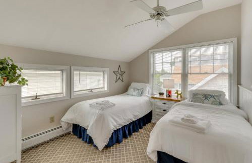 Walk to Beaches Sunny East Haven Home with Grill - Foto 22