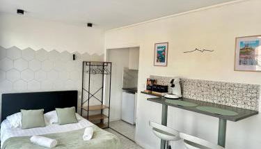 Studio devant la gare Saint-Charles - Foto 1, wardrobe, minibar
