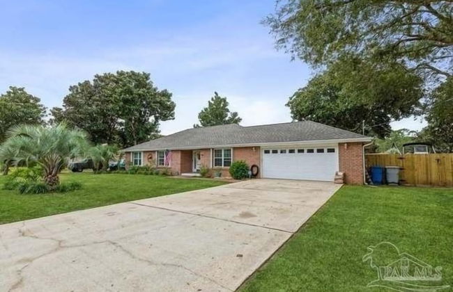 Coastal Retreat 3 Bedroom Home by RedAwning - Photo 24