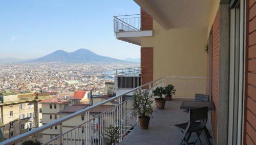 Pretty panoramic apartment - half way Center-Vomero district - Foto 2